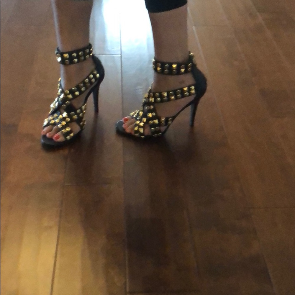 Tory Burch Hold Studded Heels - Picture 5 of 6